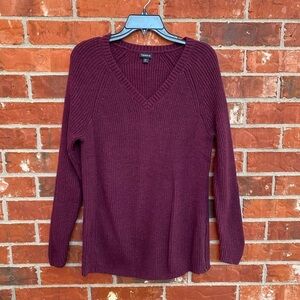 Torrid 00 Womens Medium Burgundy Ribbed Zipper Hem Vneck Raglan Sleeve Sweater